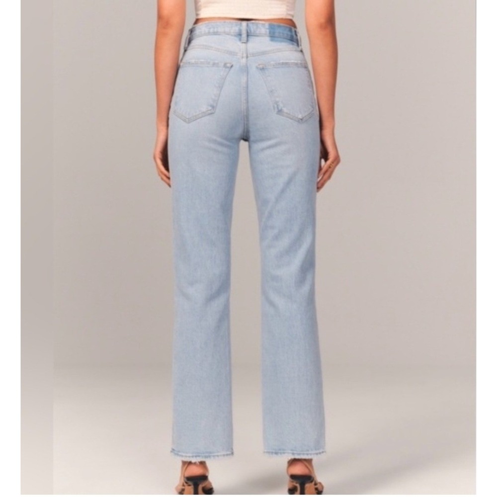 Abercrombie & Fitch 90s Straight Ultra High Rise Jeans Light Wash Split Hem 25/0 - Picture 2 of 10